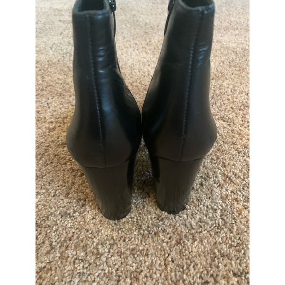 Via Spiga Black Leather  Side Zip 3.5 in. Heel Bootie Women's Size 9.5 - Picture 4 of 8